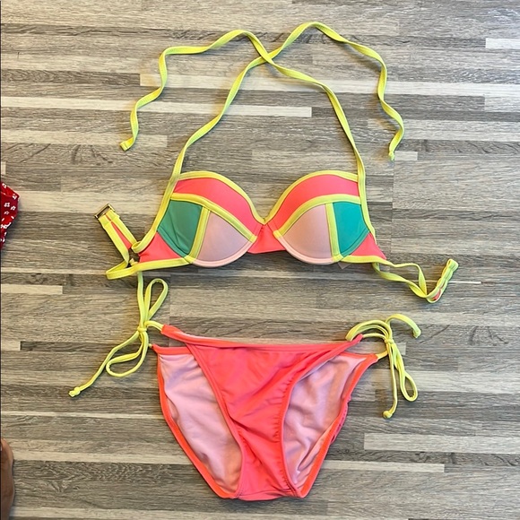 Bathing Suit Bundle 👙 - Picture 2 of 4